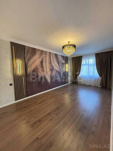 Продается 2-комн. вторичка 65 м², м. Ази Асланов, photo 1 from 16