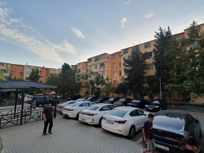 Продаётся 3-комн. вторичка 70 м², м. Кара Караев, photo 1 from 23