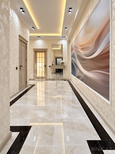 Продаётся 3-комн. новостройка 130 м², м. Кара Караев, photo 1 from 14