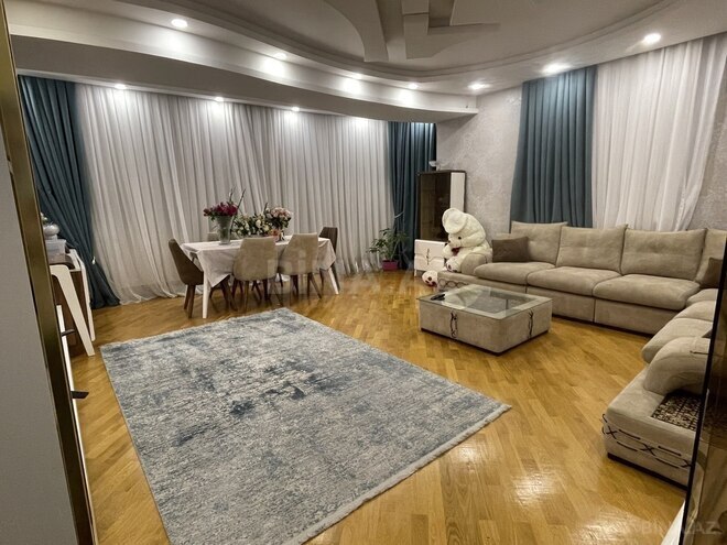 Satılır 3 otaqlı yeni tikili 135 m², İnşaatçılar m., photo 1 from 24