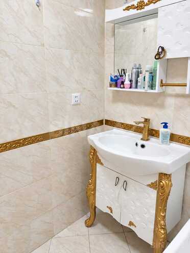 Продаётся 2-комн. вторичка 62 м², м. Низами, photo 13 from 14