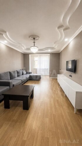 Продаётся 3-комн. вторичка 80 м², м. Халглар Достлугу, photo 1 from 18