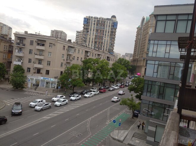 Продается 2-комн. вторичка 48 м², м. Элмляр Академиясы, photo 1 from 14