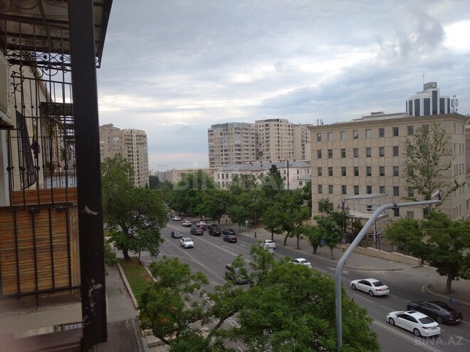 Продается 2-комн. вторичка 48 м², м. Элмляр Академиясы, photo 4 from 14