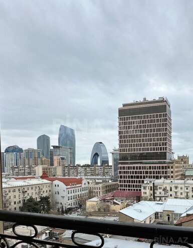 İcarəyə verilir 3 otaqlı yeni tikili 145 m², 28 May m., photo 1 from 16