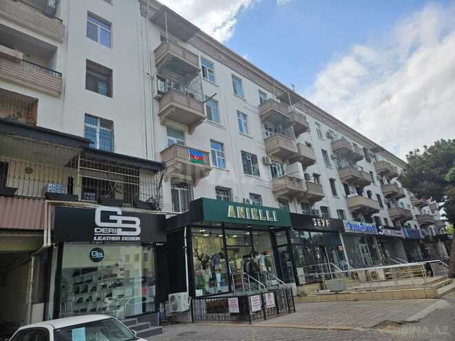 İcarəyə verilir 3 otaqlı köhnə tikili 130 m², 8-ci mikrorayon q., photo 1 from 15
