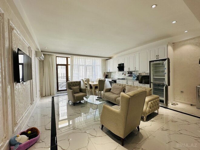 İcarəyə verilir 6 otaqlı yeni tikili 300 m², 28 May m., photo 1 from 23