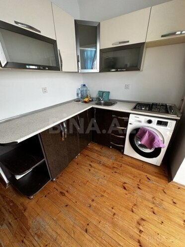 Satılır 2 otaqlı köhnə tikili 68 m², İnşaatçılar m., photo 9 from 15