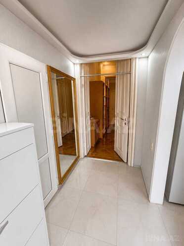 Satılır 4 otaqlı köhnə tikili 120 m², Sahil m., photo 26 from 32