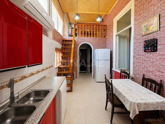 Satılır 4 otaqlı köhnə tikili 120 m², Sahil m., photo 23 from 32