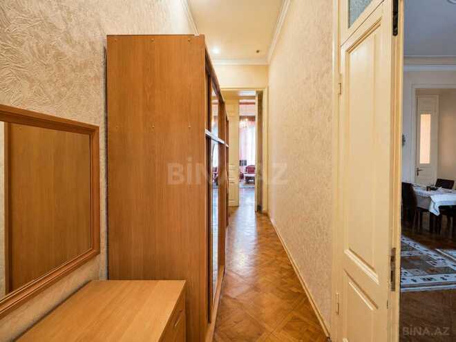 Satılır 4 otaqlı köhnə tikili 120 m², Sahil m., photo 7 from 32