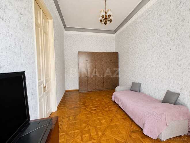 Satılır 4 otaqlı köhnə tikili 120 m², Sahil m., photo 20 from 32
