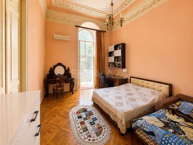 Satılır 4 otaqlı köhnə tikili 120 m², Sahil m., photo 9 from 32