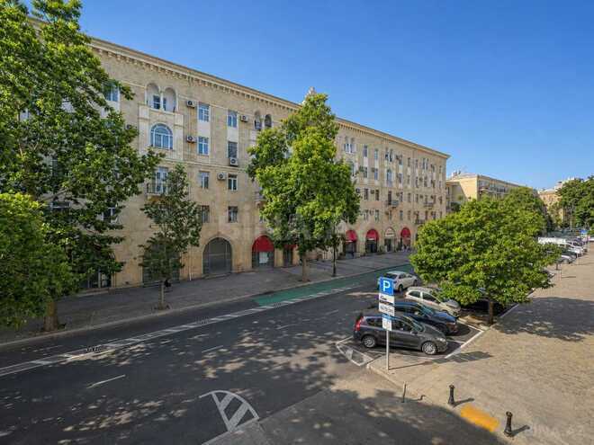 Satılır 4 otaqlı köhnə tikili 120 m², Sahil m., photo 10 from 32