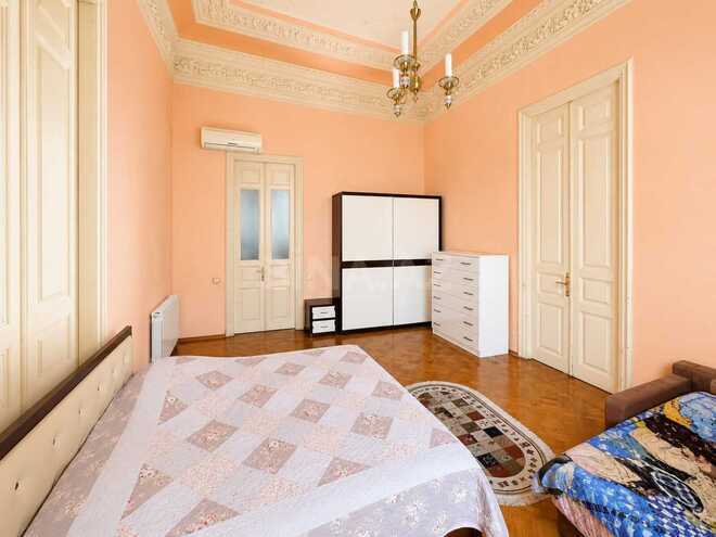 Satılır 4 otaqlı köhnə tikili 120 m², Sahil m., photo 12 from 32