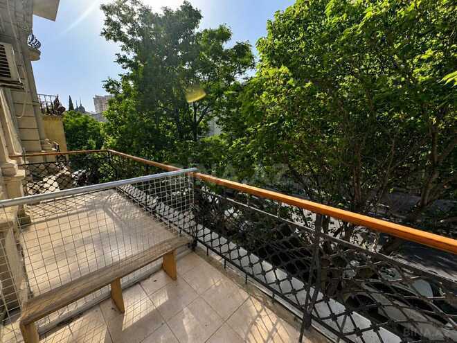 Satılır 4 otaqlı köhnə tikili 120 m², Sahil m., photo 19 from 32