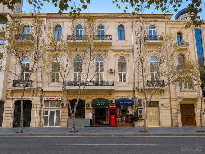 Satılır 4 otaqlı köhnə tikili 120 m², Sahil m., photo 1 from 32