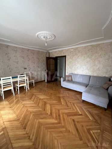 Сдаётся 3-комн. вторичка 70 м², м. 20 января, photo 1 from 16