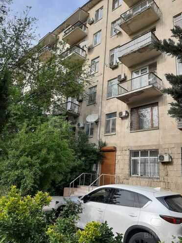 Продается 1-комн. вторичка 32 м², м. Низами, photo 1 from 11