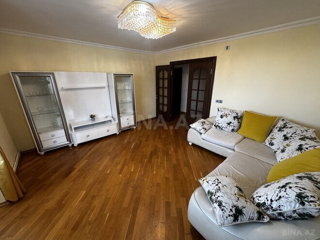 Satılır 3 otaqlı köhnə tikili 90 m², 20 Yanvar m., photo 3 from 11