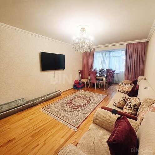 Продаётся 3-комн. вторичка 80 м², м. Кара Караев, photo 1 from 17