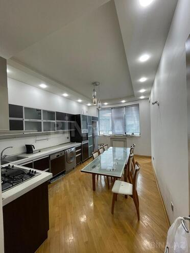 Сдаётся 4-комн. новостройка 200 м², Насиминский  р., photo 8 from 21