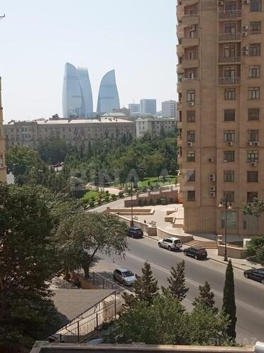 Сдаётся 4-комн. новостройка 105 м², м. Элмляр Академиясы, photo 1 from 11