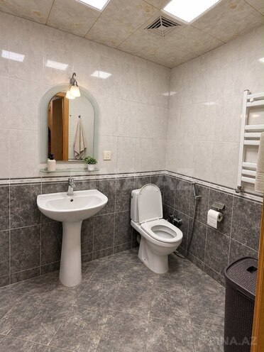 Продаётся 2-комн. вторичка 60 м², м. Элмляр Академиясы, photo 8 from 10