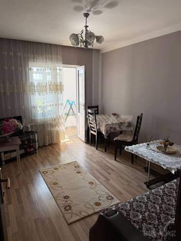 Продается 2-комн. вторичка 40 м², м. Халглар Достлугу, photo 1 from 16