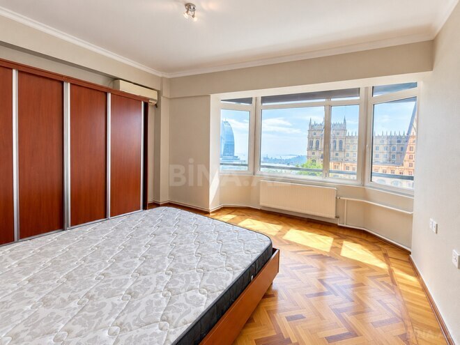 Satılır 3 otaqlı köhnə tikili 100 m², 28 May m., photo 8 from 17