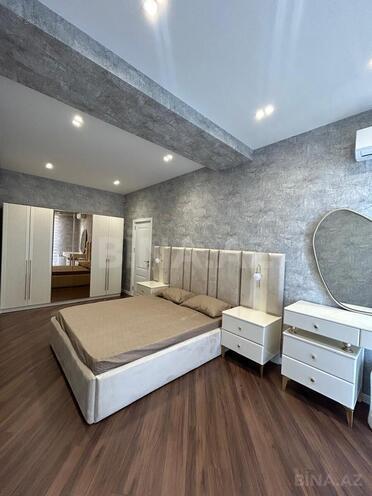 Сдается 3-комн. новостройка 125 м², м. Низами, photo 1 from 13