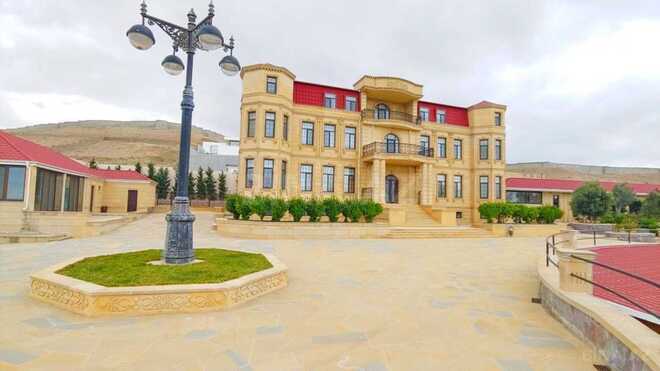 Satılır 10 otaqlı həyət evi/bağ evi 1 100 m², Novxanı q., photo 1 from 25