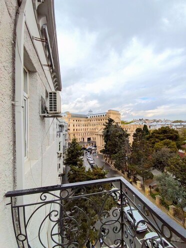 Satılır 4 otaqlı köhnə tikili 135 m², İçəri Şəhər m., photo 28 from 31