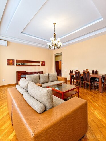 Satılır 4 otaqlı köhnə tikili 135 m², İçəri Şəhər m., photo 8 from 31