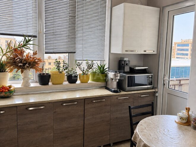 Satılır 3 otaqlı köhnə tikili 87 m², Bakıxanov q., photo 16 from 20