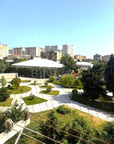 Продаётся 3-комн. вторичка 60 м², м. Ази Асланов, photo 17 from 19