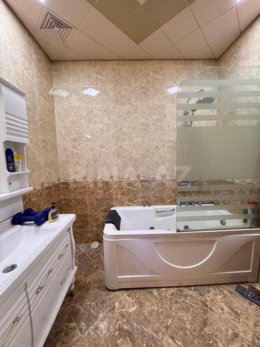 Сдаётся 3-комн. новостройка 130 м², м. 8 ноября, photo 13 from 17