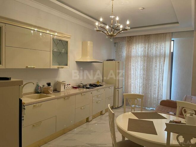 Сдается 3-комн. новостройка 137 м², м. Низами, photo 3 from 8