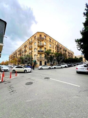 Сдается  объект 105 м², м. Низами, photo 1 from 9