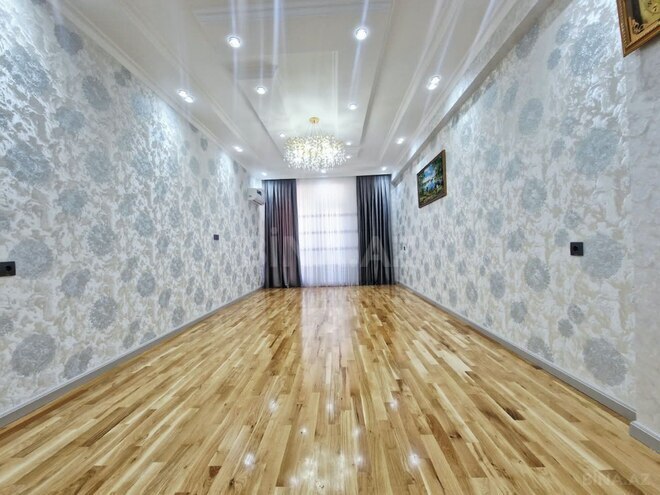 Продаётся 3-комн. новостройка 130 м², м. Кара Караев, photo 1 from 19