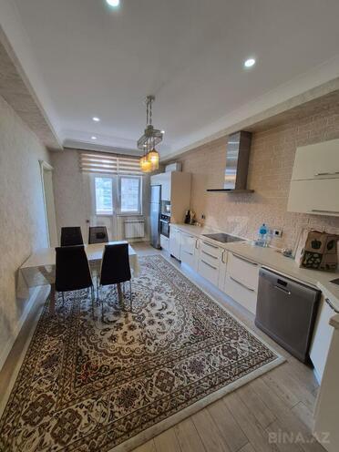 Сдается 3-комн. новостройка 185 м², м. 28 мая, photo 13 from 30