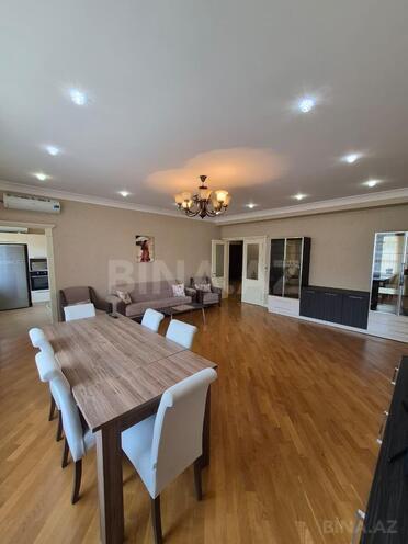 Сдается 3-комн. новостройка 185 м², м. 28 мая, photo 3 from 30