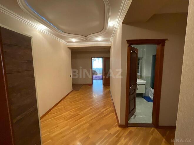 Satılır 3 otaqlı köhnə tikili 135 m², İnşaatçılar m., photo 18 from 19