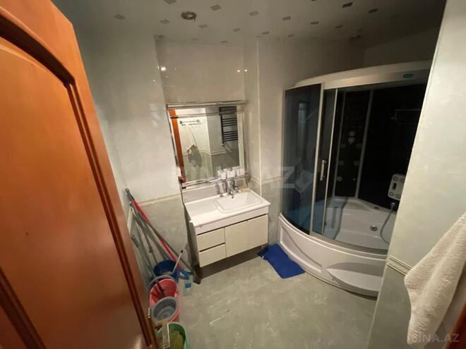 Satılır 3 otaqlı köhnə tikili 135 m², İnşaatçılar m., photo 16 from 19