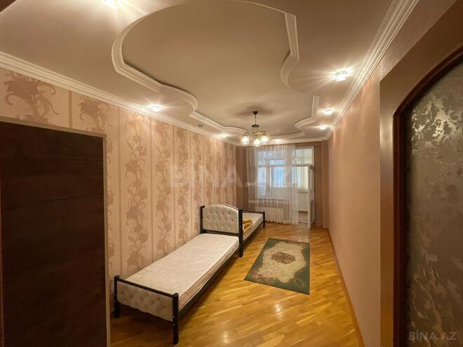 Satılır 3 otaqlı köhnə tikili 135 m², İnşaatçılar m., photo 6 from 19