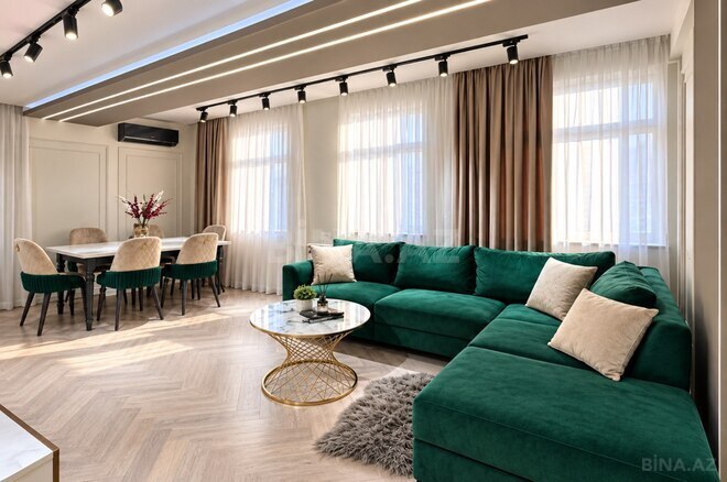 Сдаётся 3-комн. новостройка 125 м², м. Низами, photo 1 from 22