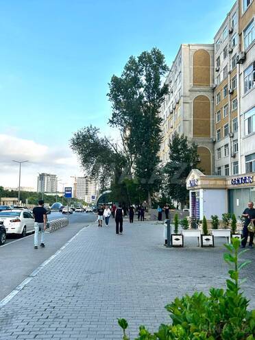 Satılır 2 otaqlı köhnə tikili 65 m², 8 Noyabr m., photo 1 from 22