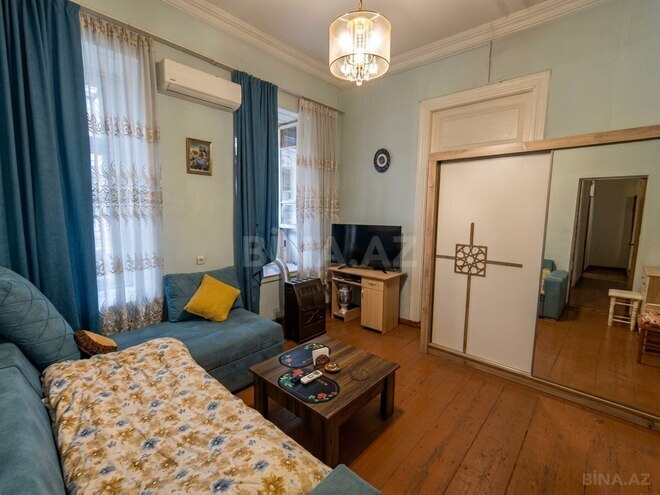 Продаётся 3-комн. вторичка 60 м², м. Низами, photo 3 from 10
