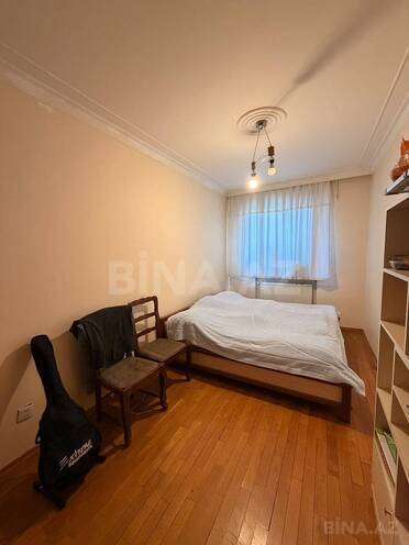 Продаётся 4-комн. вторичка 120 м², м. Элмляр Академиясы, photo 5 from 9