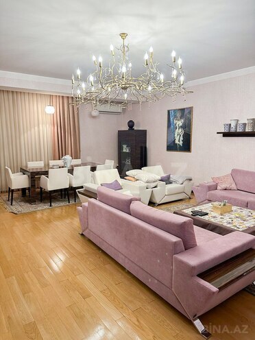 Satılır 4 otaqlı yeni tikili 195 m², 28 May m., photo 1 from 16